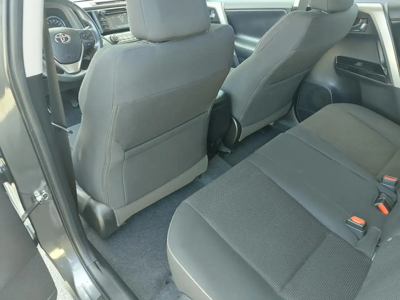Toyota RAV 4 снимка Toyota RAV 4