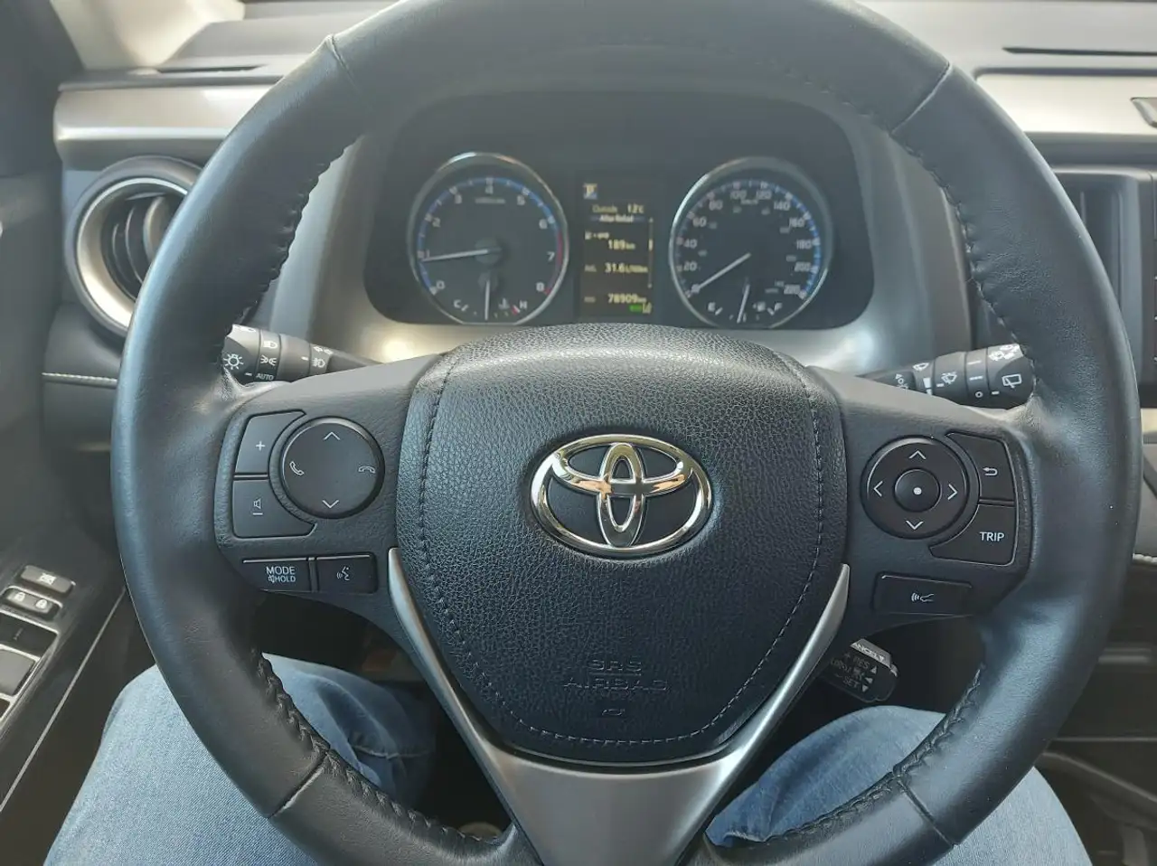 Toyota RAV 4 снимка Toyota RAV 4