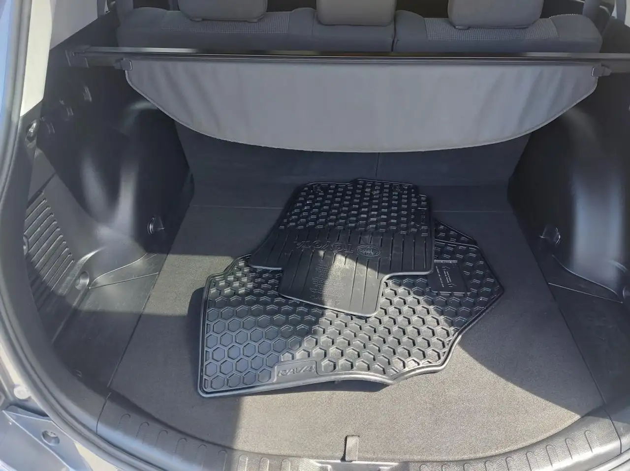 Toyota RAV 4 снимка Toyota RAV 4