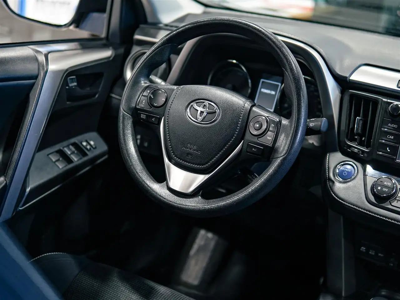 Toyota RAV 4 снимка Toyota RAV 4