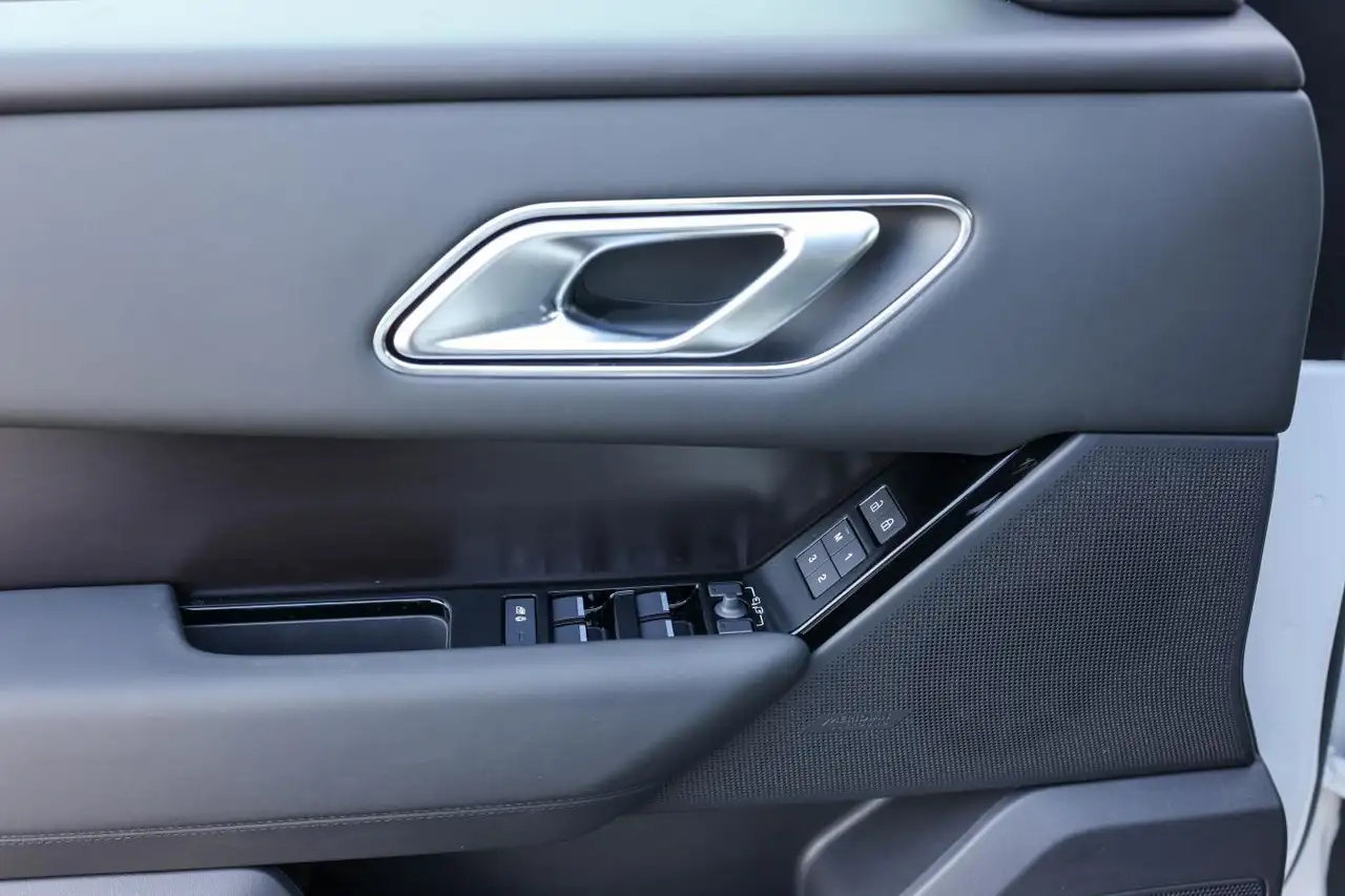 Land Rover Range Rover Velar снимка Land Rover Range Rover Velar