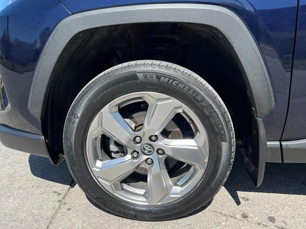 Toyota RAV 4 снимка Toyota RAV 4