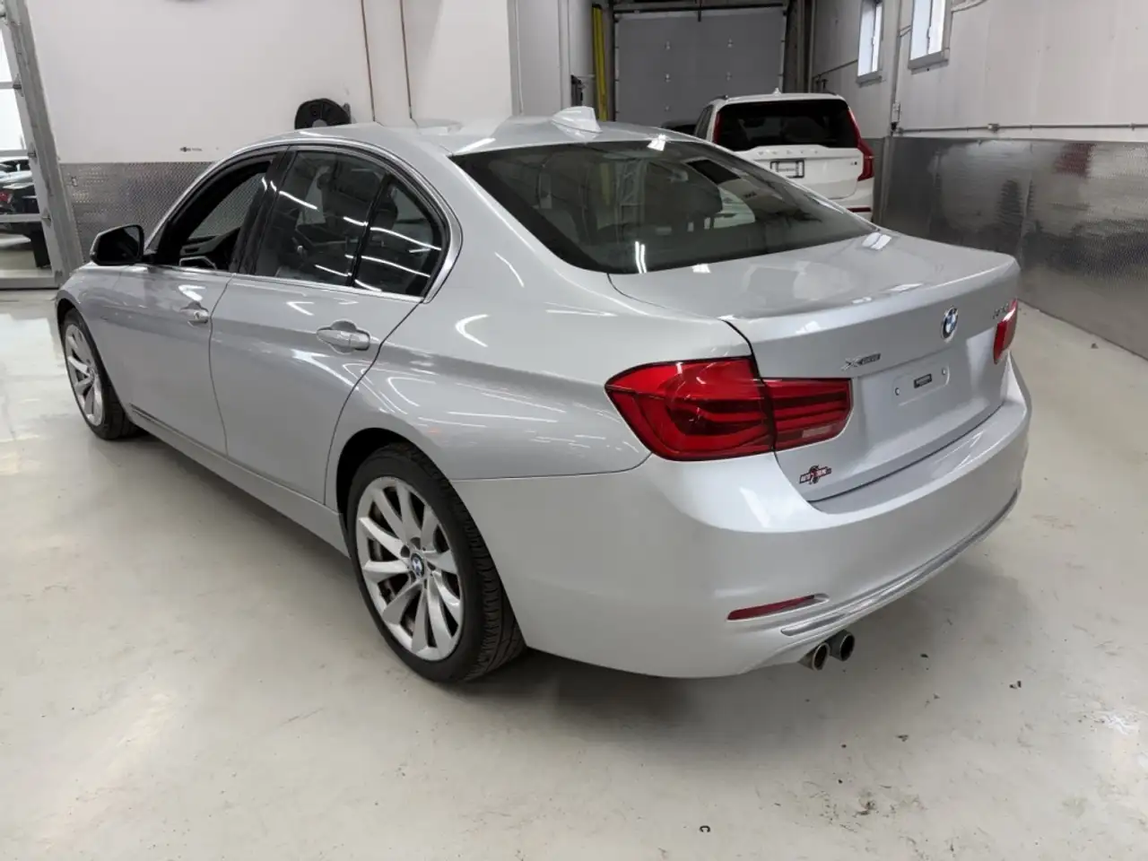 BMW 3 Series photo BMW 3 Series