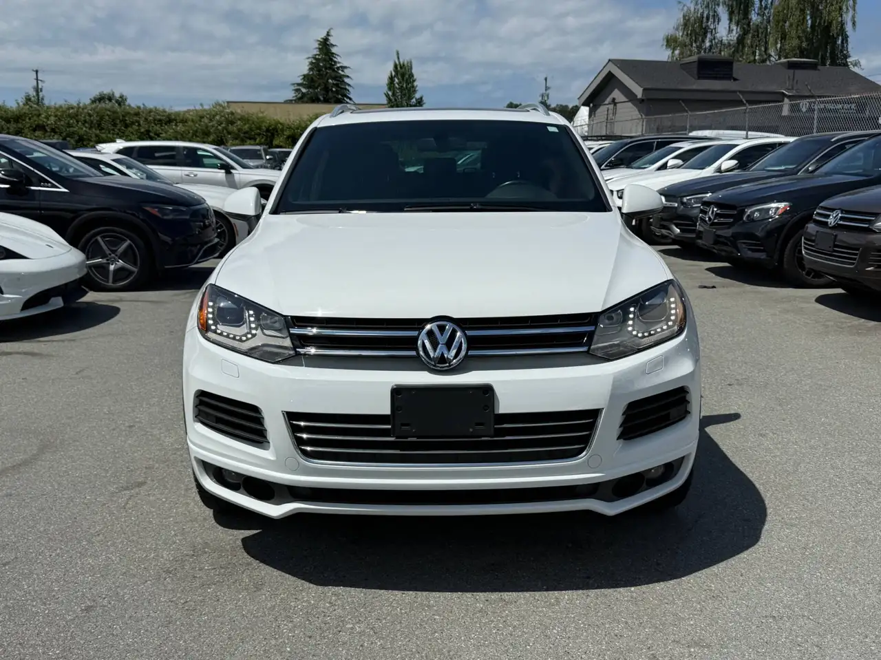 Volkswagen Touareg photo Volkswagen Touareg