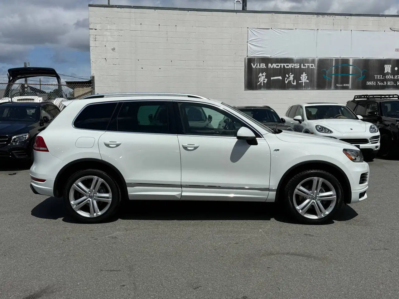 Volkswagen Touareg photo Volkswagen Touareg