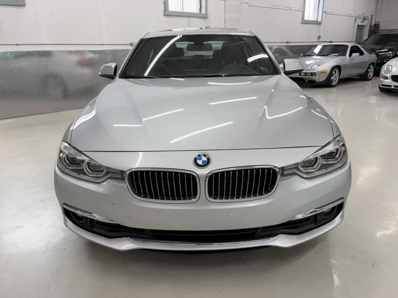 BMW 3 Series photo BMW 3 Series