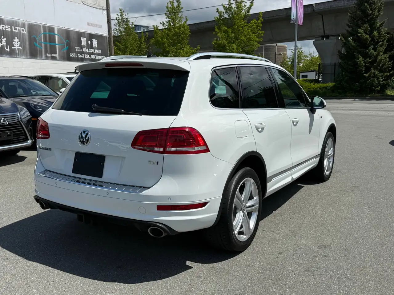Volkswagen Touareg photo Volkswagen Touareg