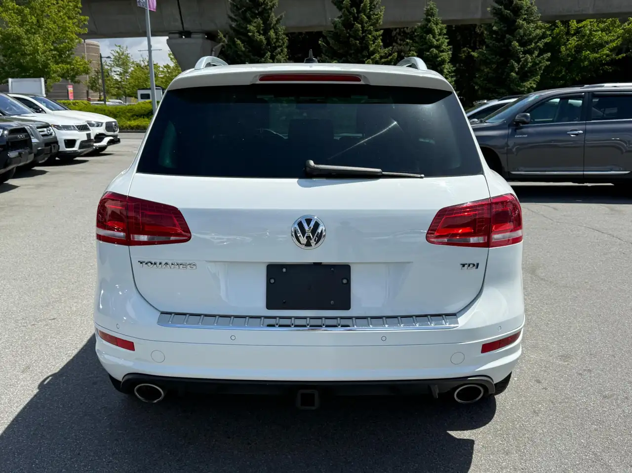Volkswagen Touareg photo Volkswagen Touareg
