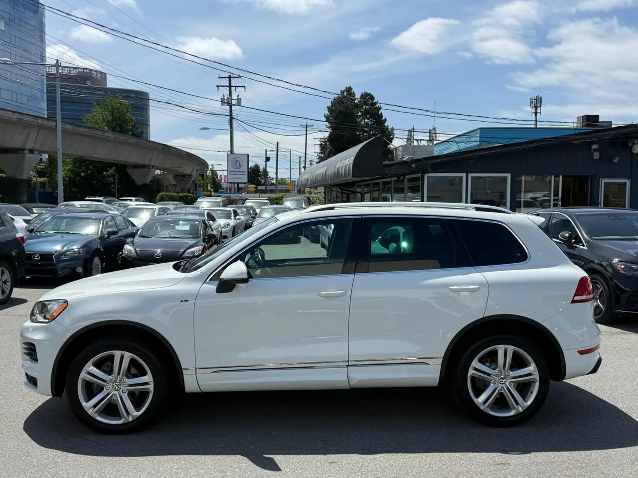 Volkswagen Touareg photo Volkswagen Touareg
