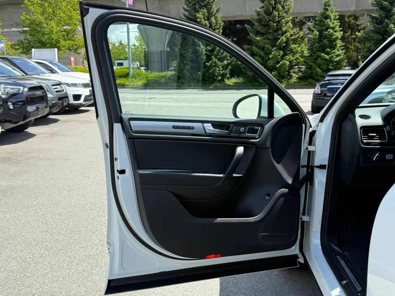 Volkswagen Touareg photo Volkswagen Touareg