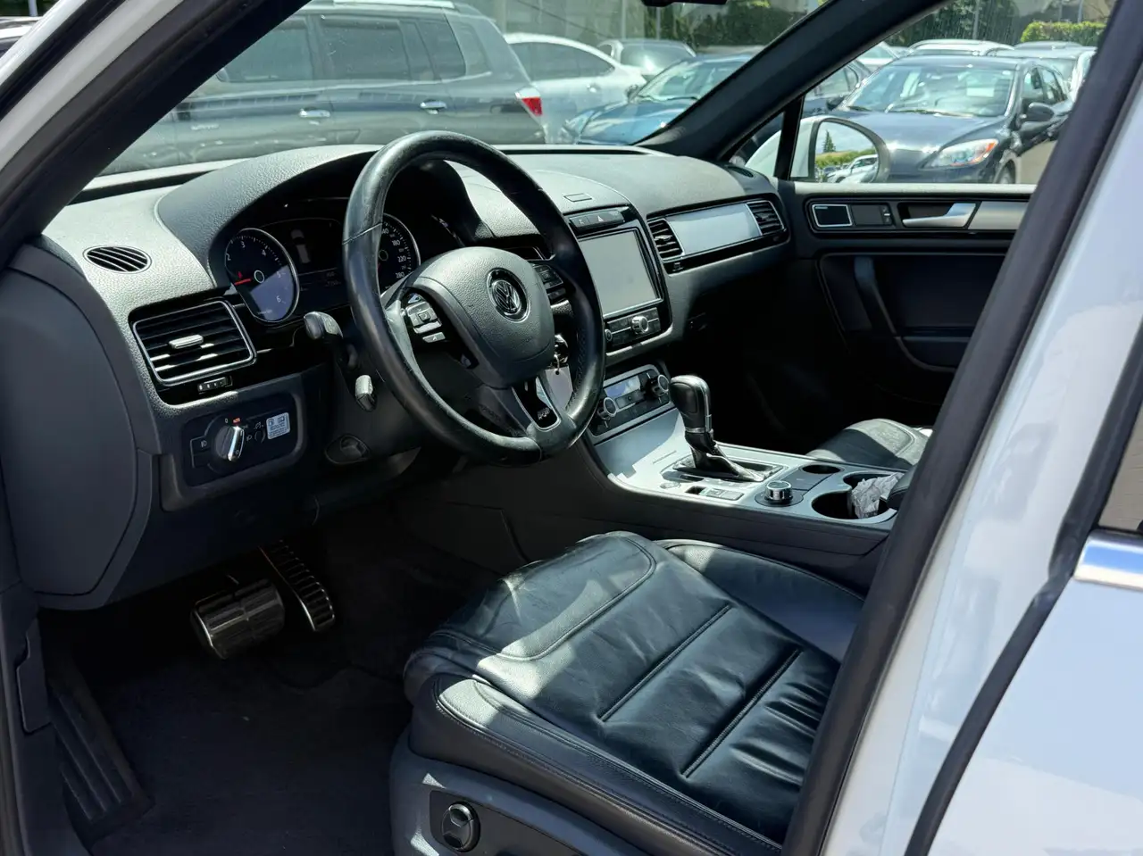 Volkswagen Touareg photo Volkswagen Touareg