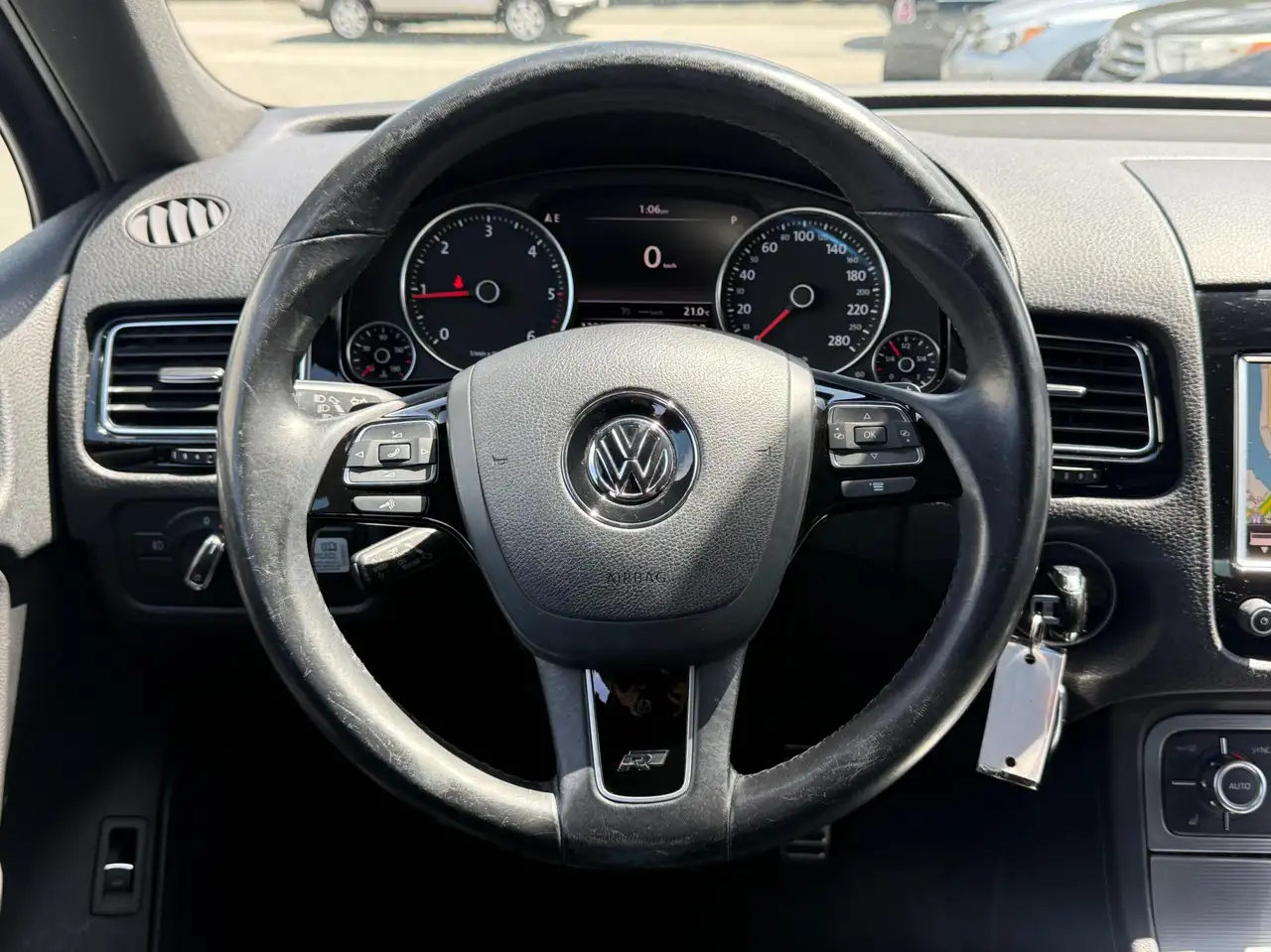 Volkswagen Touareg photo Volkswagen Touareg