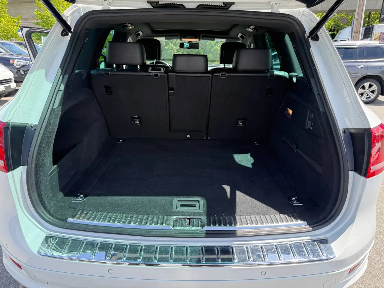 Volkswagen Touareg photo Volkswagen Touareg