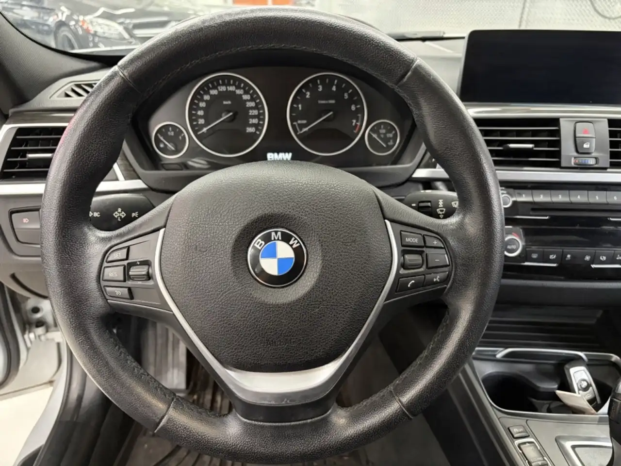 BMW 3 Series photo BMW 3 Series