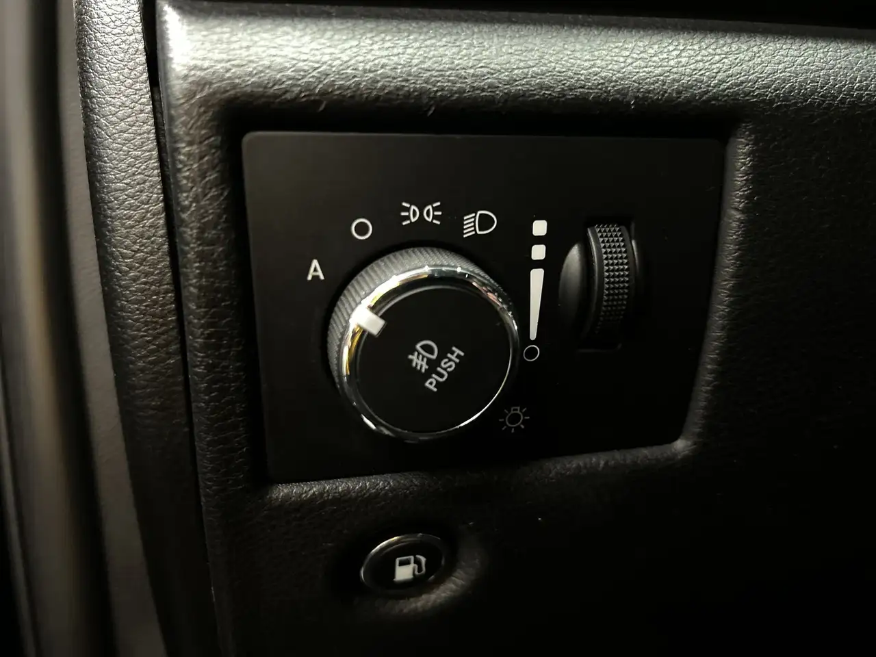 Jeep Grand Cherokee photo Jeep Grand Cherokee