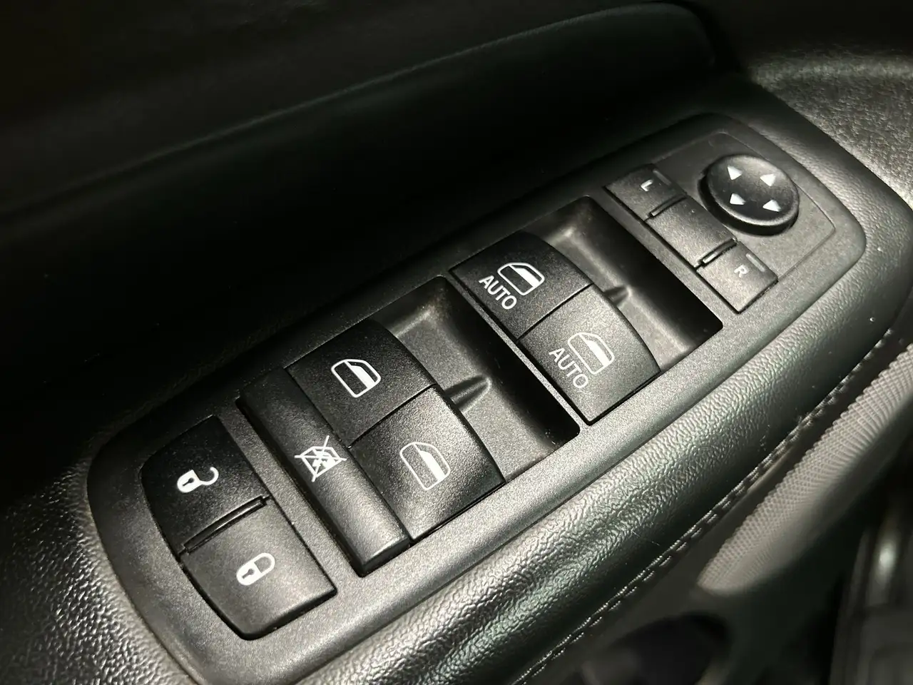 Jeep Grand Cherokee photo Jeep Grand Cherokee