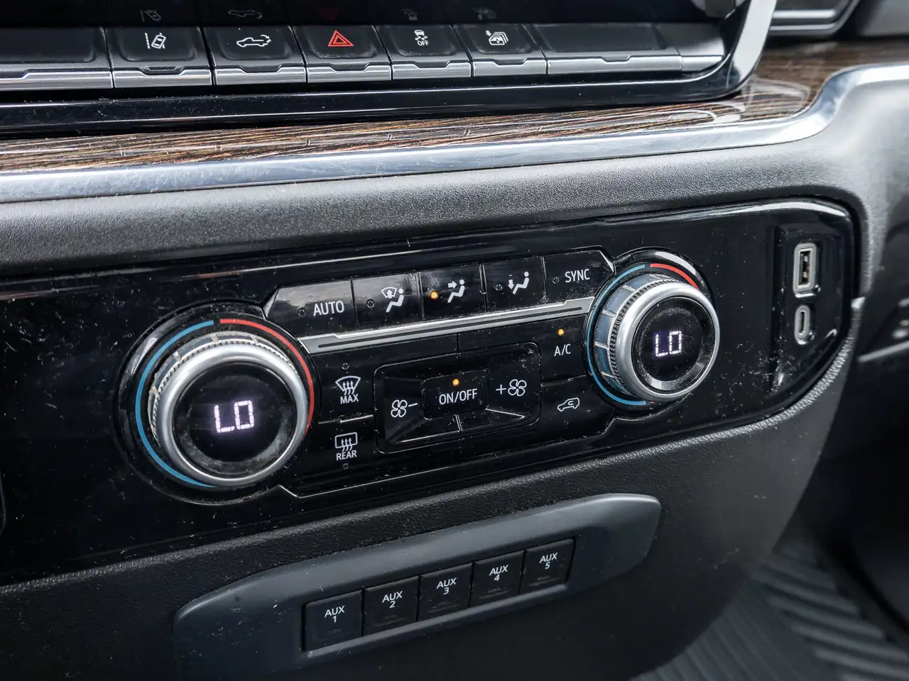 GMC Sierra 2500HD снимка GMC Sierra 2500HD
