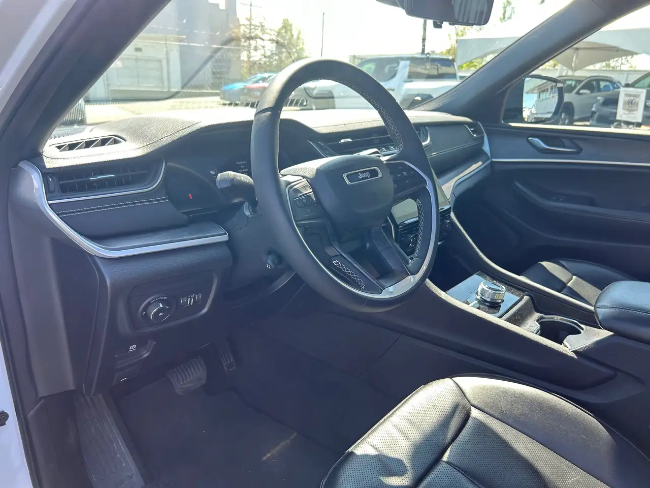 Jeep Grand Cherokee снимка Jeep Grand Cherokee