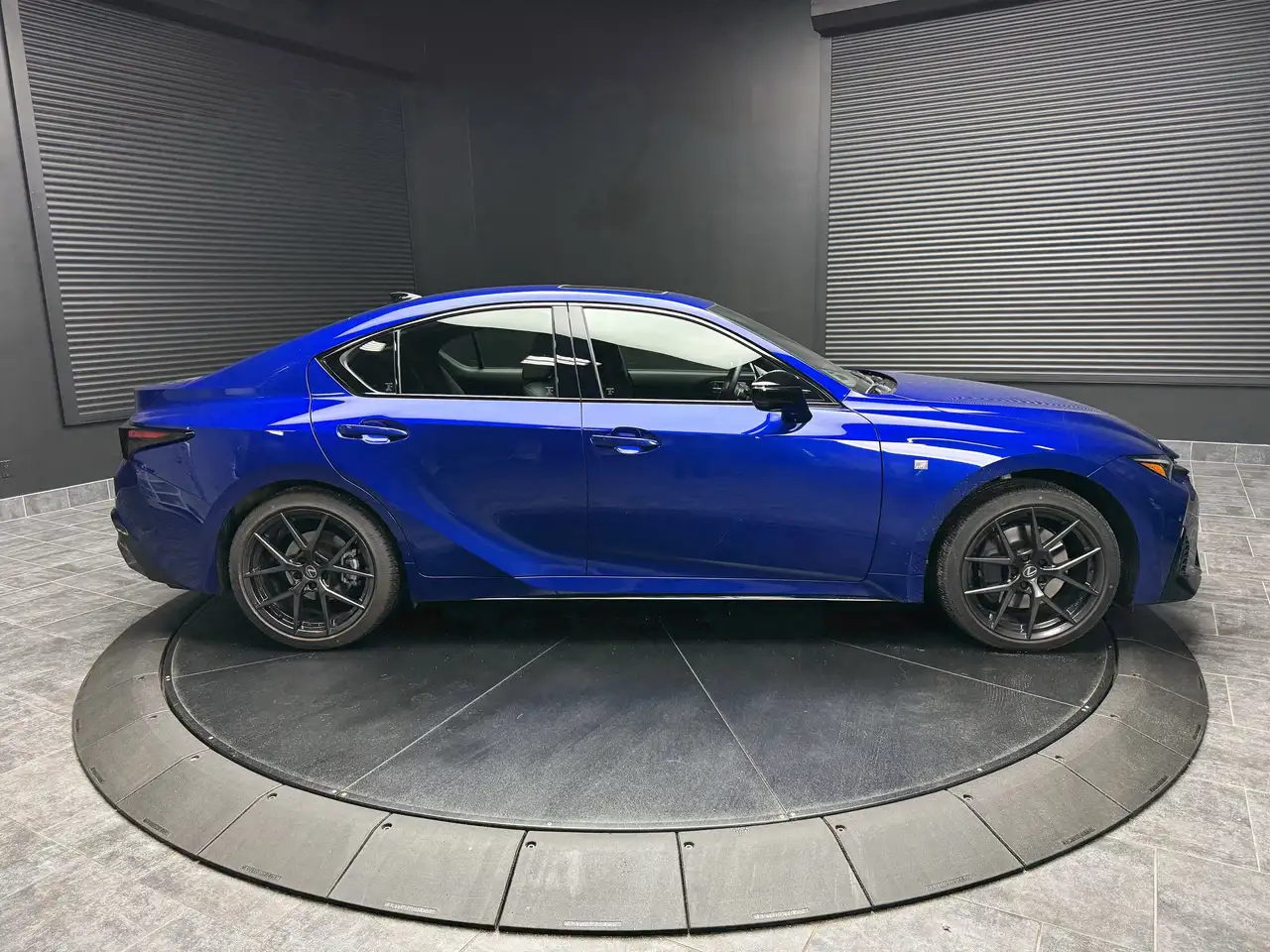 Lexus IS снимка Lexus IS