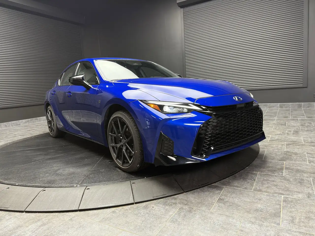 Lexus IS снимка Lexus IS