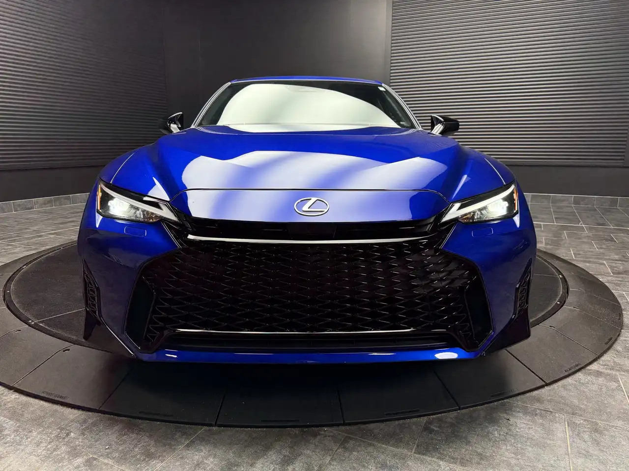 Lexus IS снимка Lexus IS