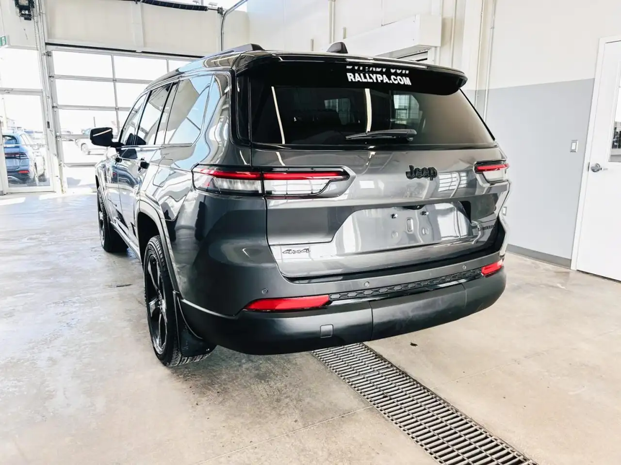 Jeep Grand Cherokee снимка Jeep Grand Cherokee