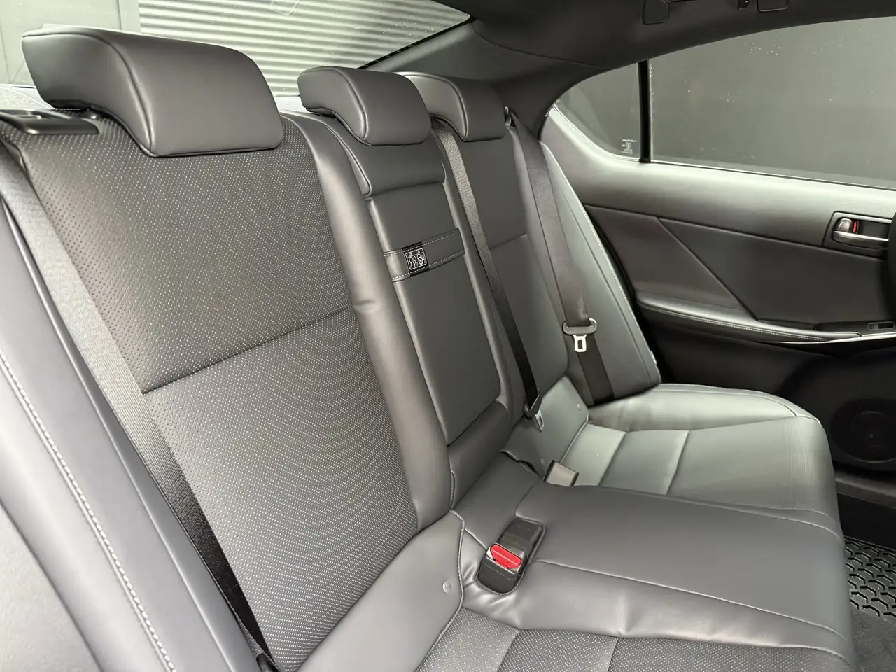 Lexus IS снимка Lexus IS