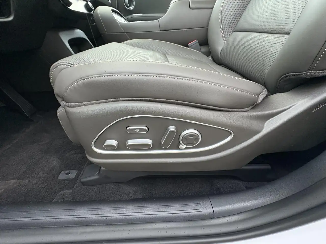 Hyundai PALISADE Hybrid снимка Hyundai PALISADE Hybrid