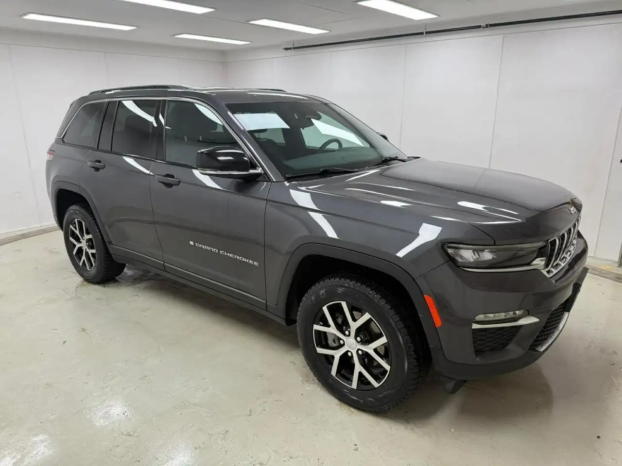 Jeep Grand Cherokee photo Jeep Grand Cherokee