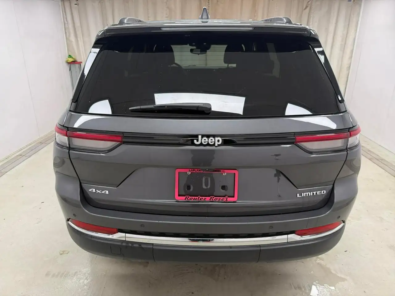 Jeep Grand Cherokee photo Jeep Grand Cherokee