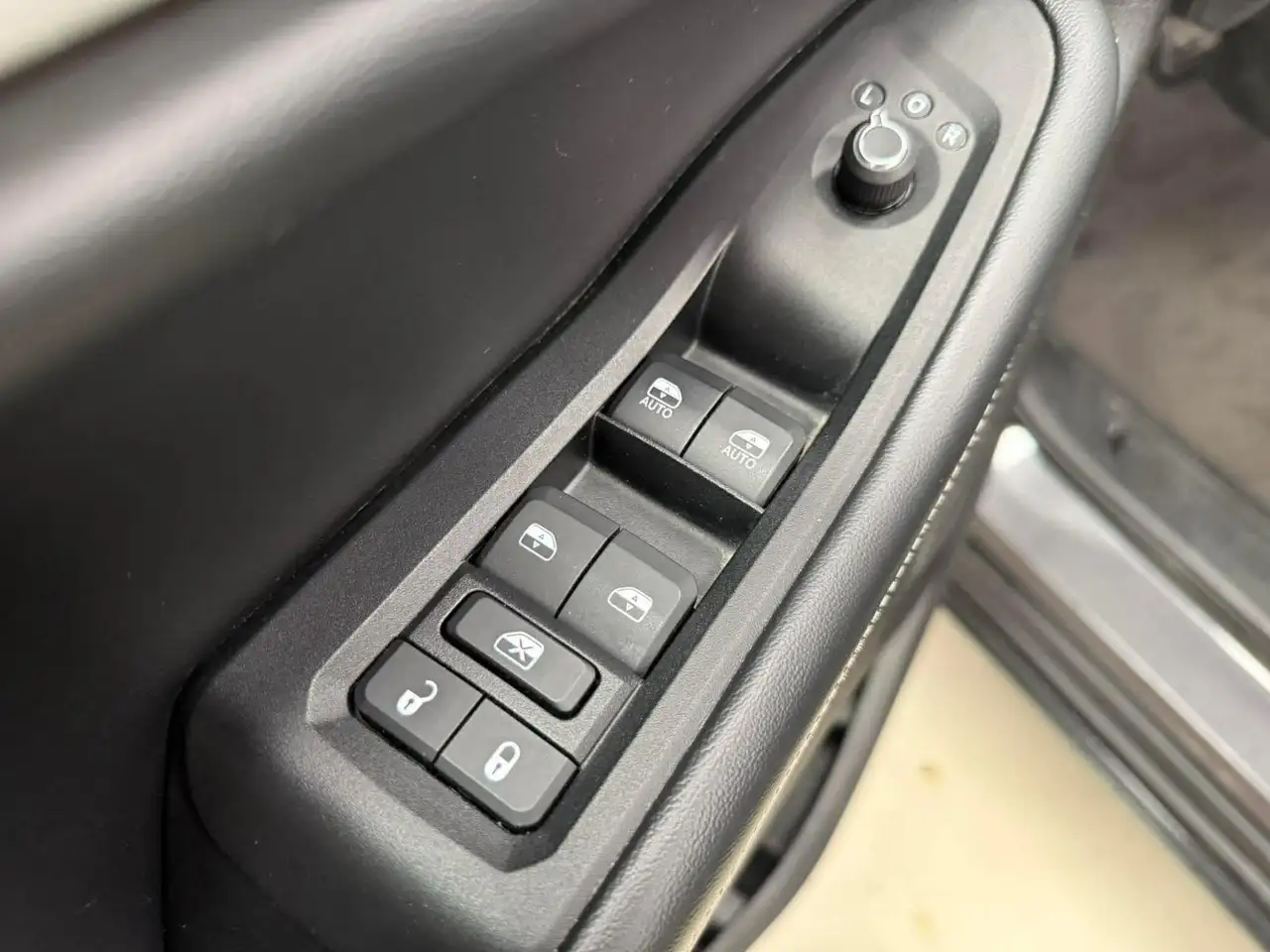 Jeep Grand Cherokee photo Jeep Grand Cherokee