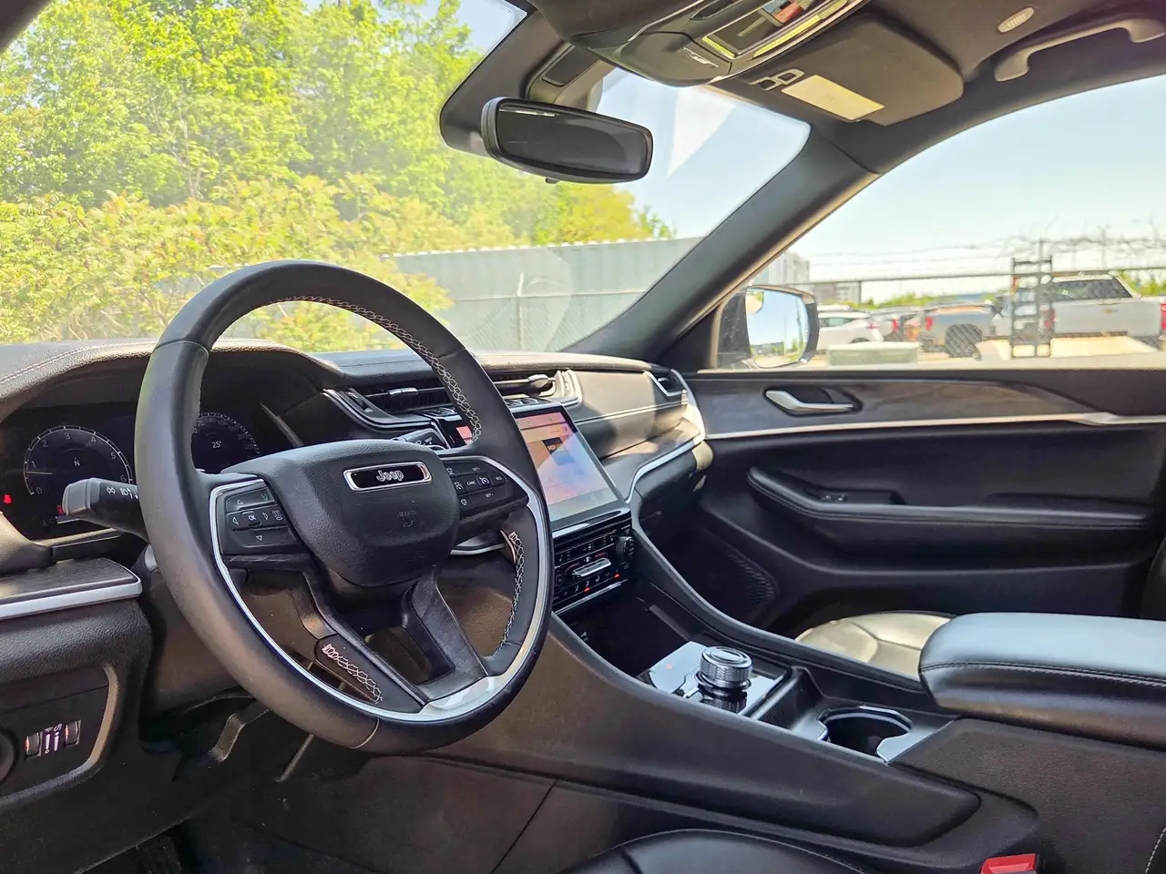 Jeep Grand Cherokee снимка Jeep Grand Cherokee