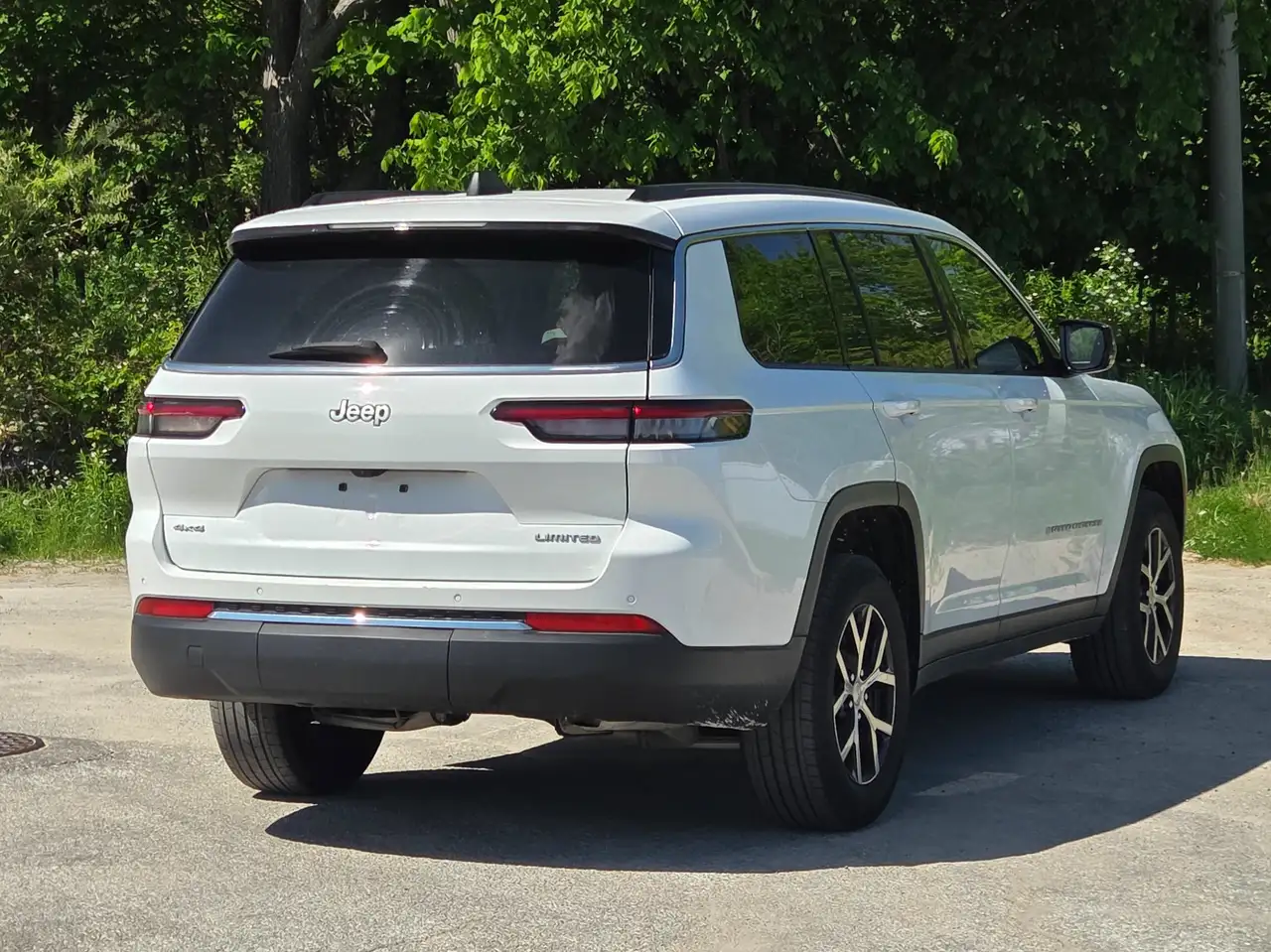 Jeep Grand Cherokee снимка Jeep Grand Cherokee