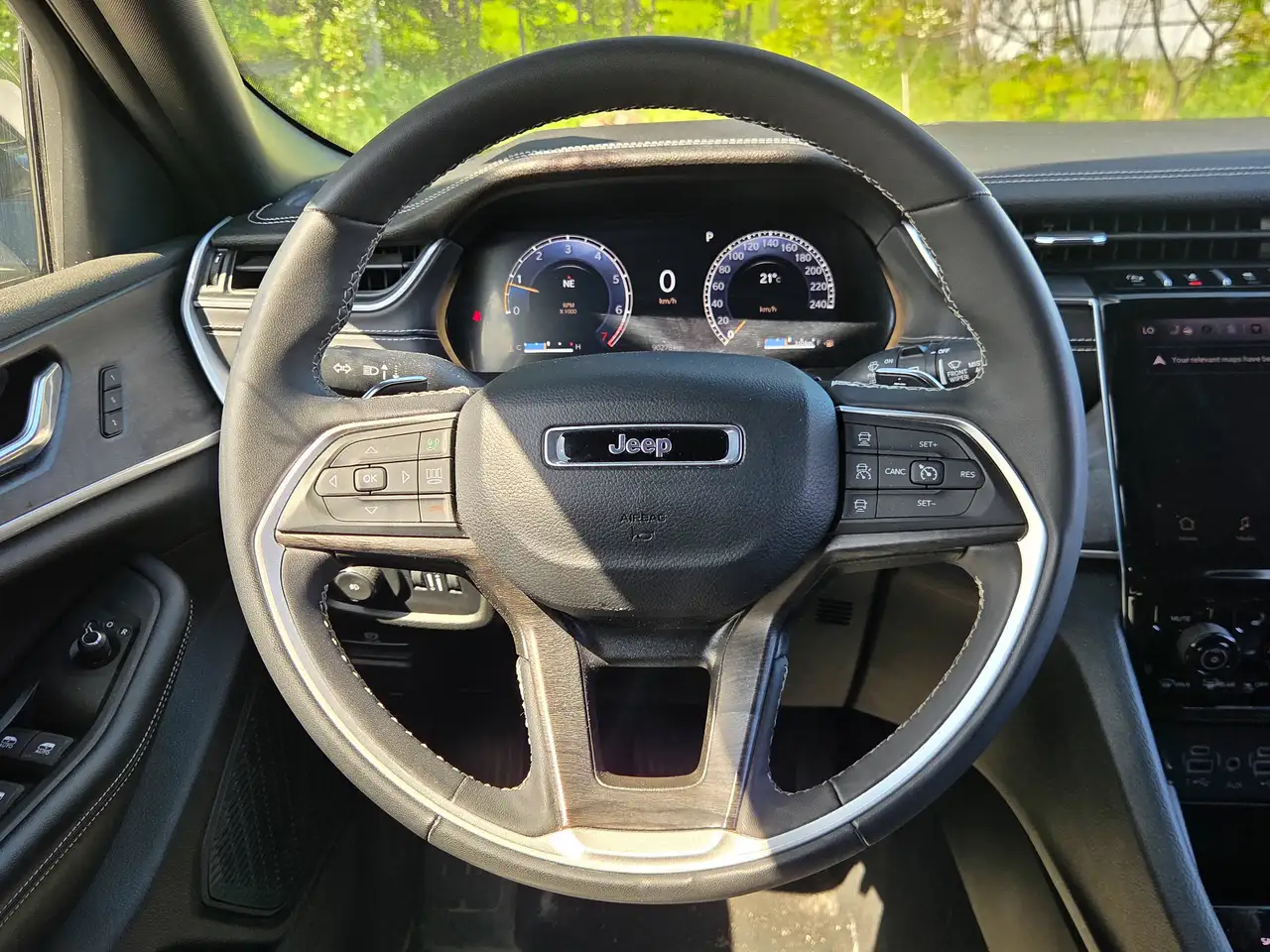 Jeep Grand Cherokee снимка Jeep Grand Cherokee
