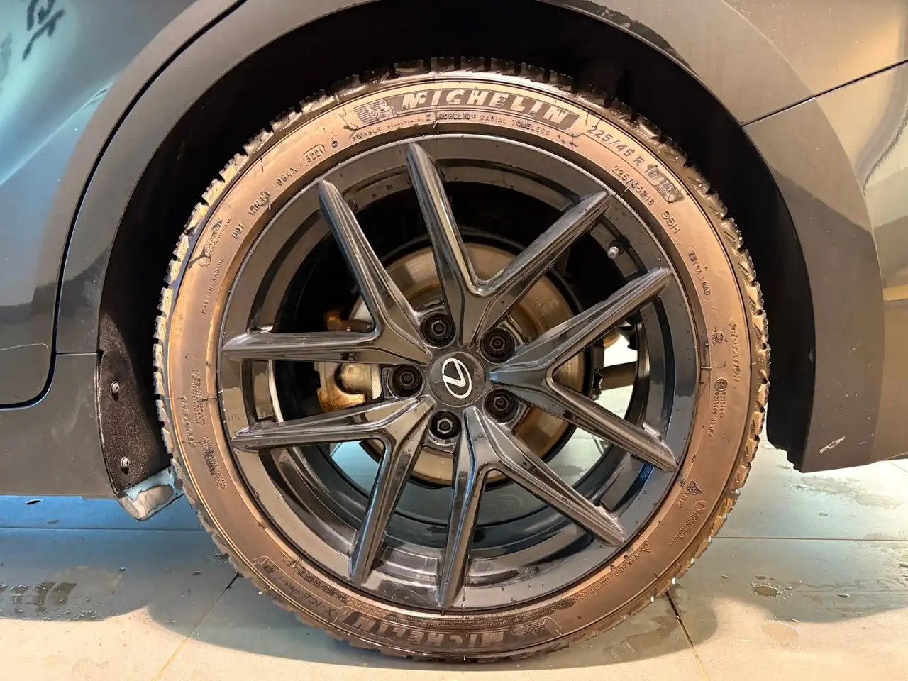 Lexus IS снимка Lexus IS