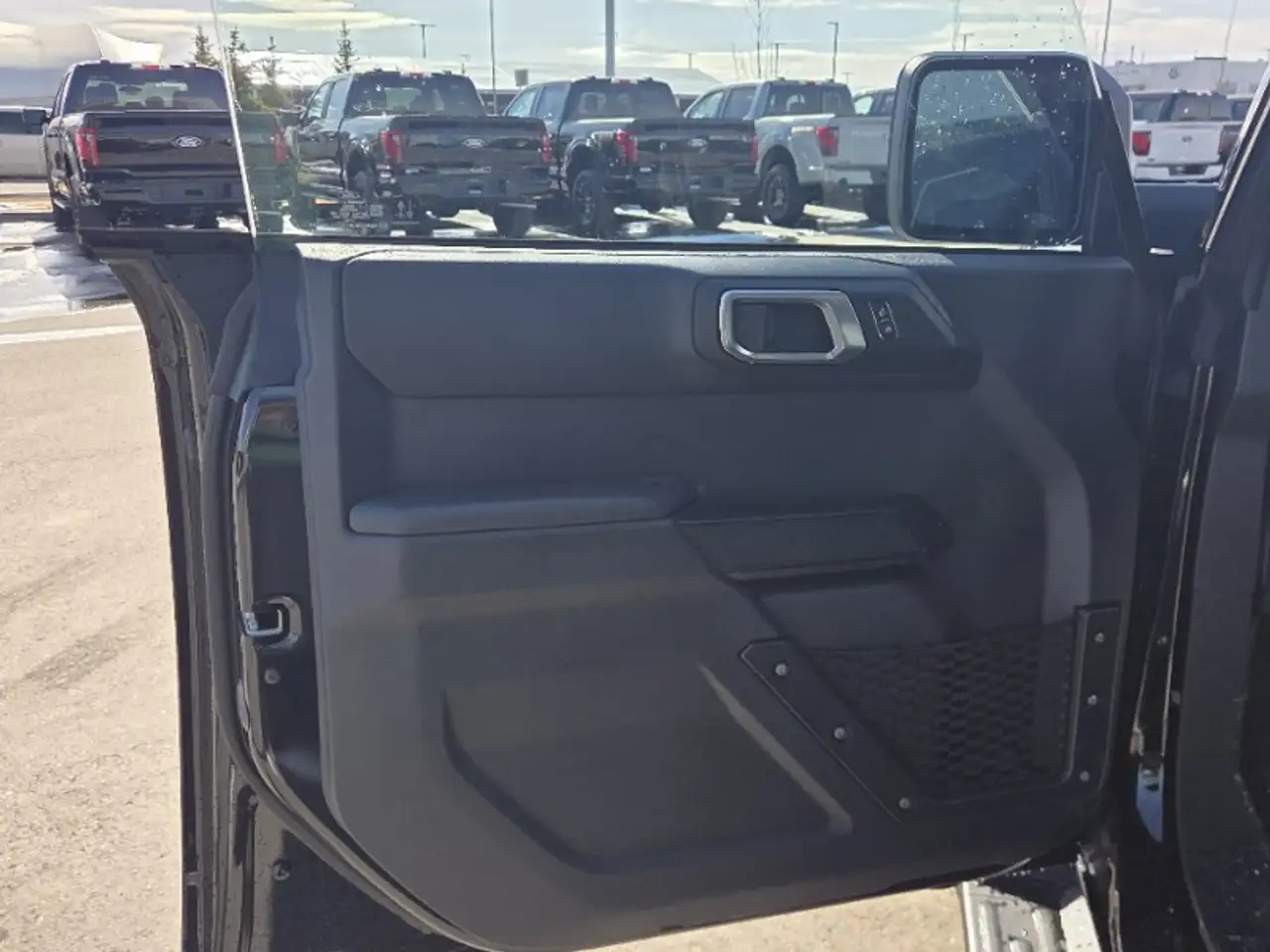 Ford Bronco photo Ford Bronco