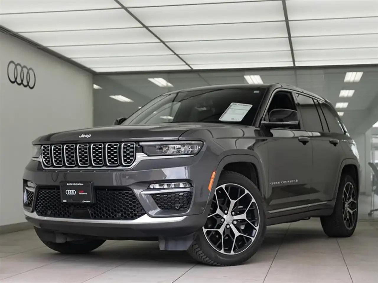 Jeep Grand Cherokee снимка Jeep Grand Cherokee