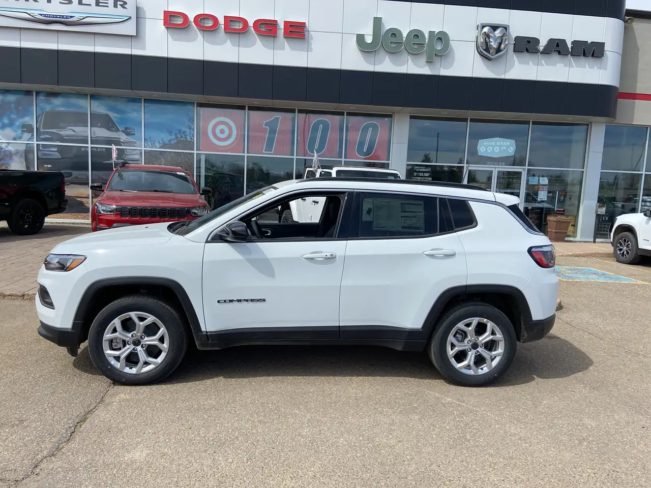 Jeep Compass photo Jeep Compass