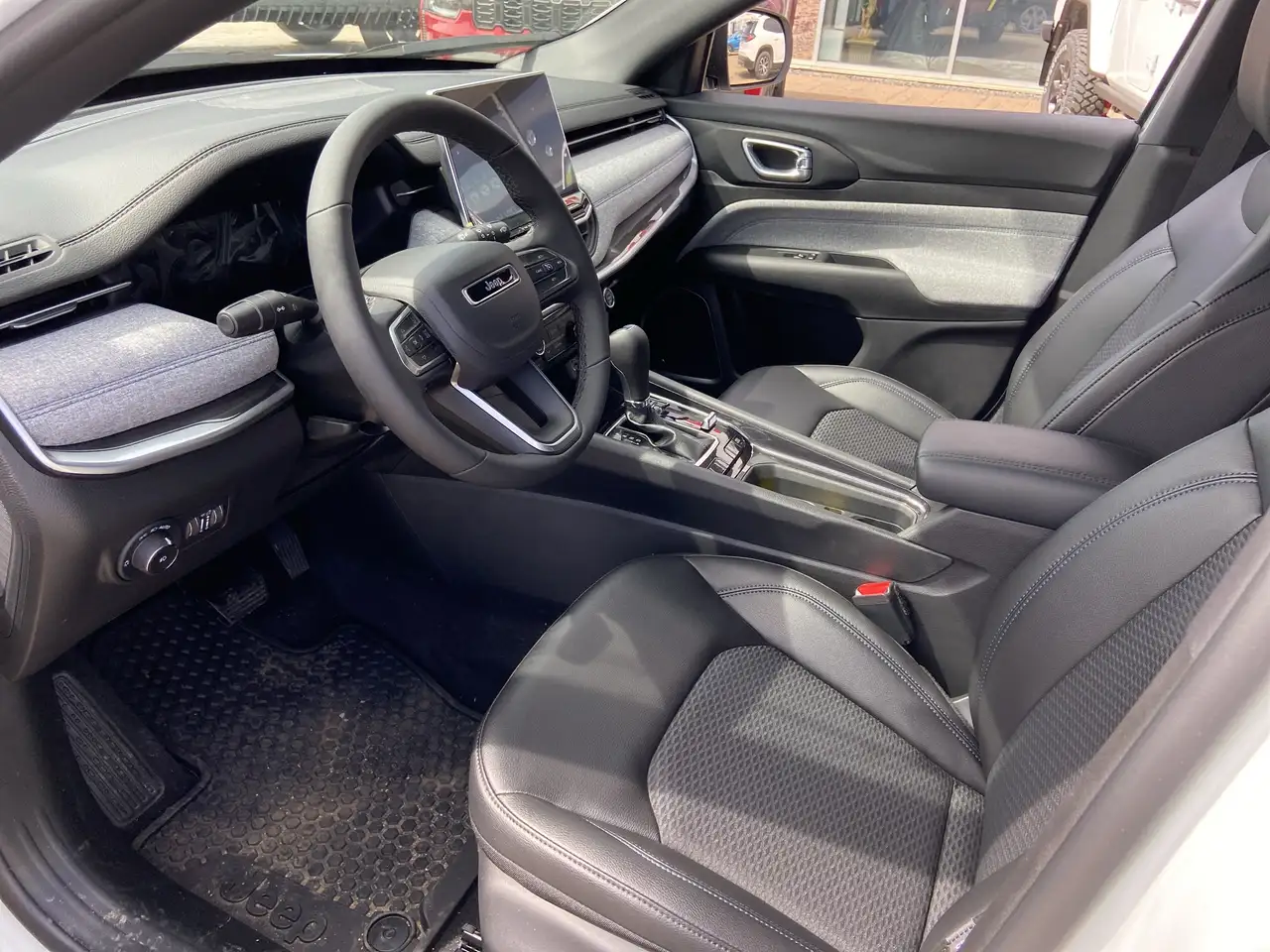 Jeep Compass photo Jeep Compass