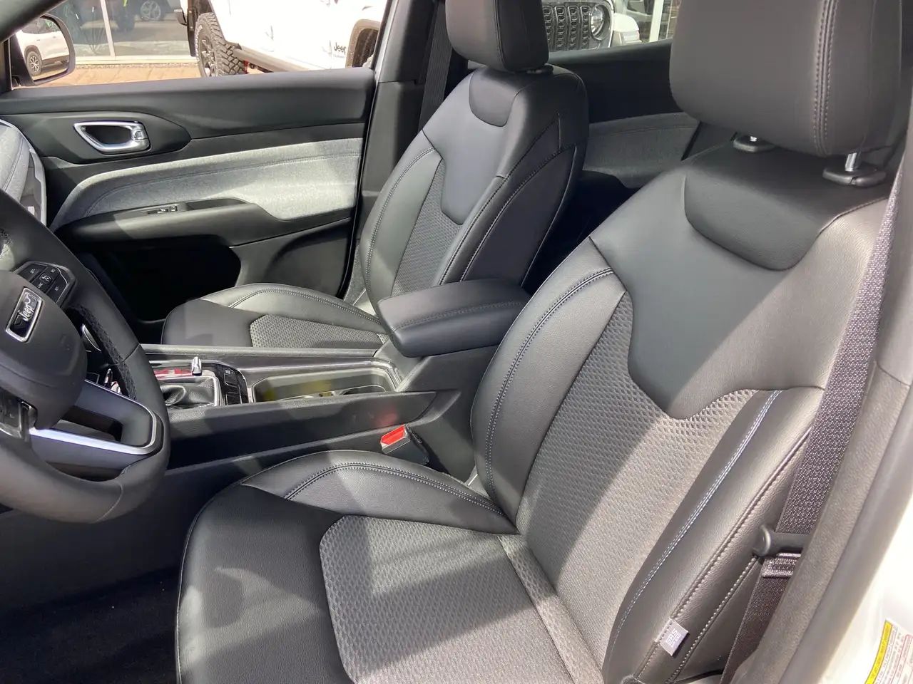 Jeep Compass photo Jeep Compass