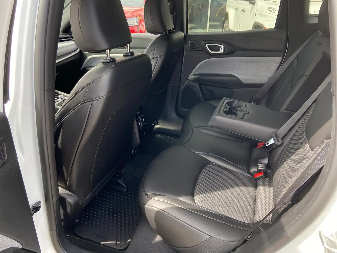 Jeep Compass photo Jeep Compass