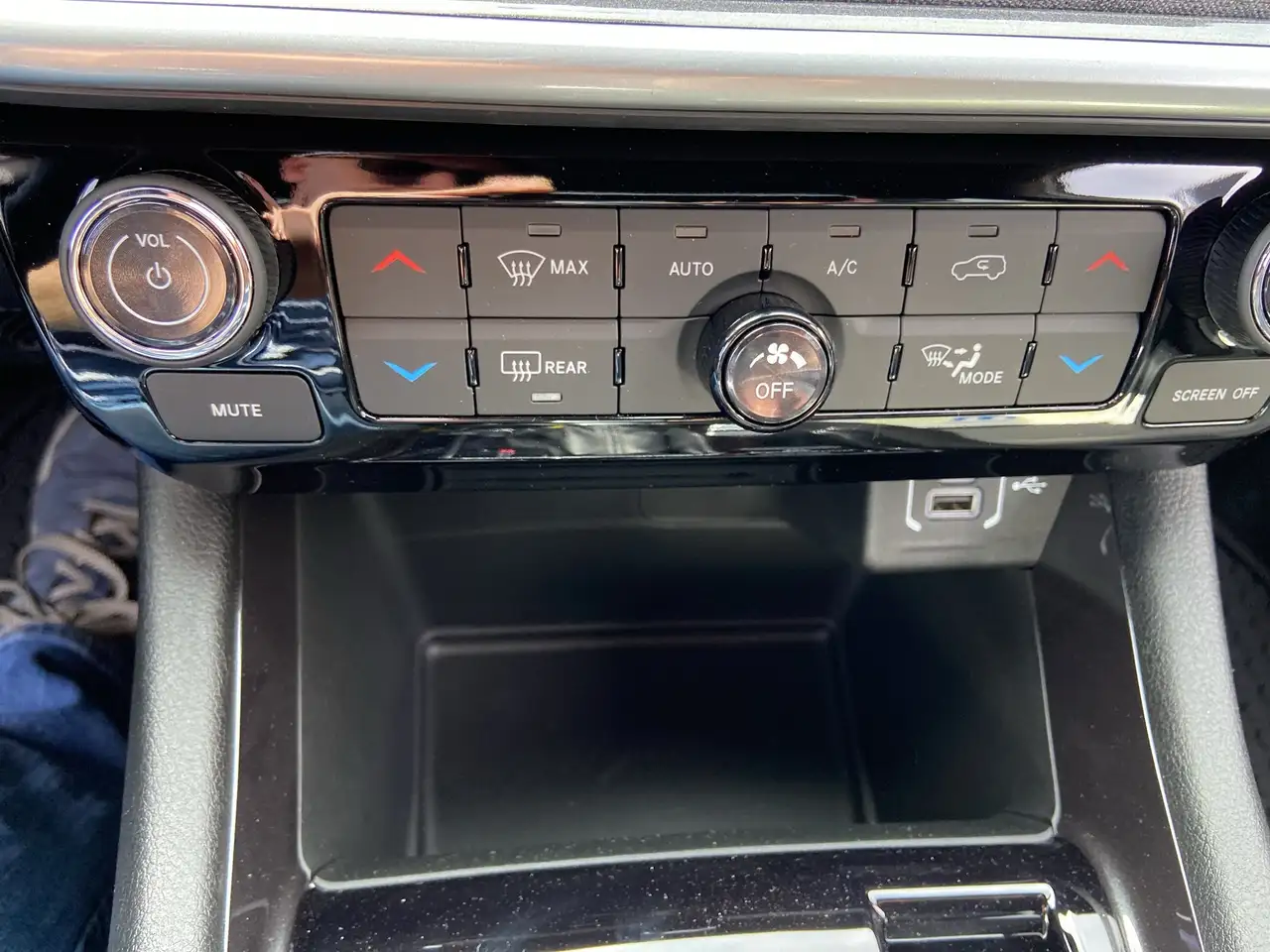Jeep Compass photo Jeep Compass