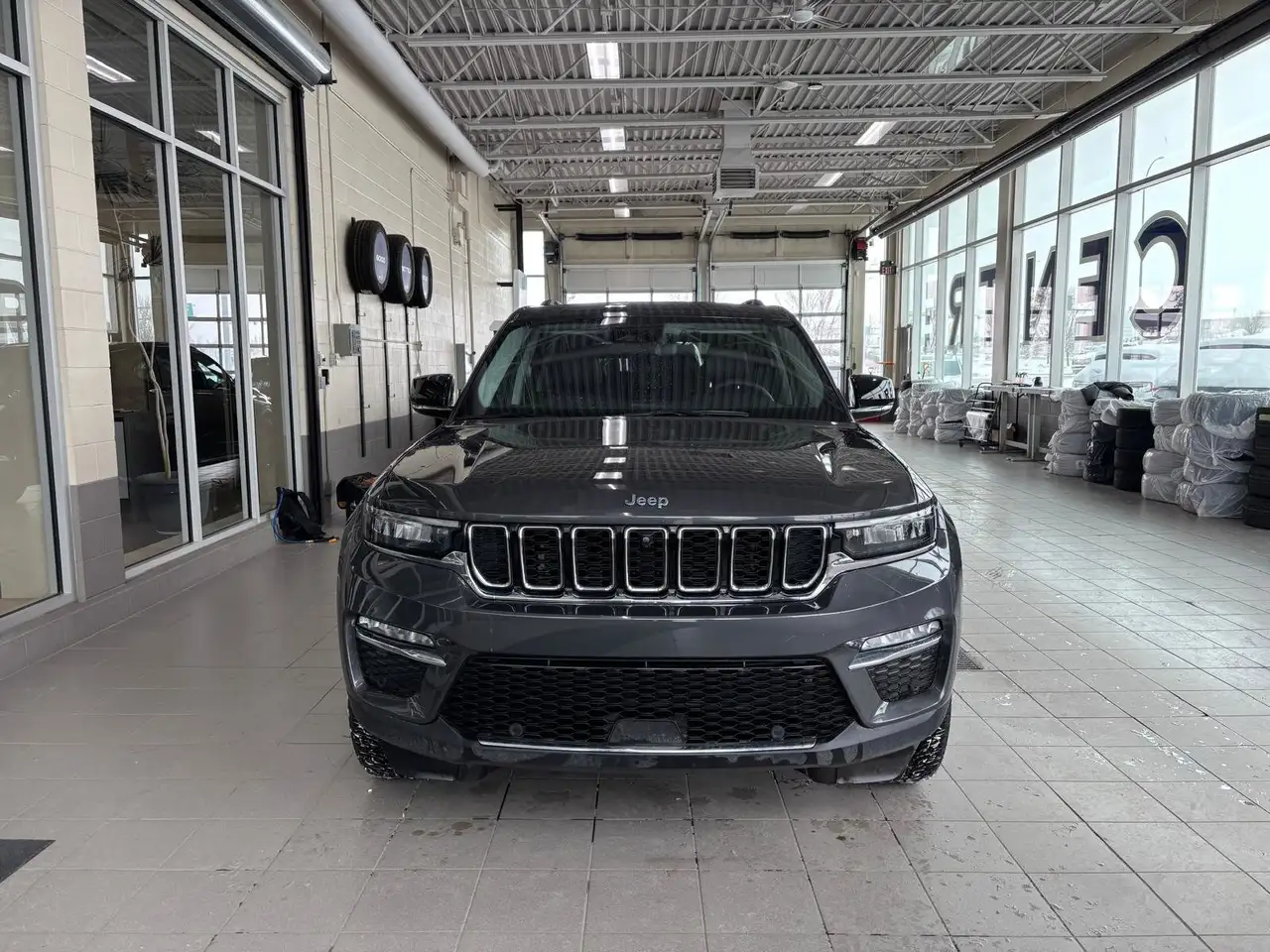 Jeep Grand Cherokee снимка Jeep Grand Cherokee