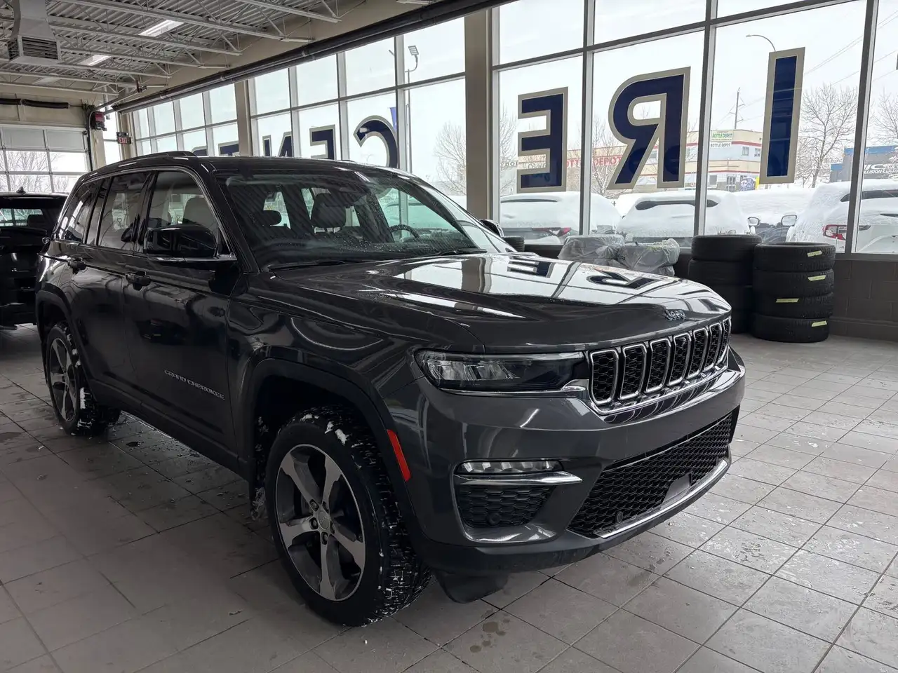 Jeep Grand Cherokee снимка Jeep Grand Cherokee