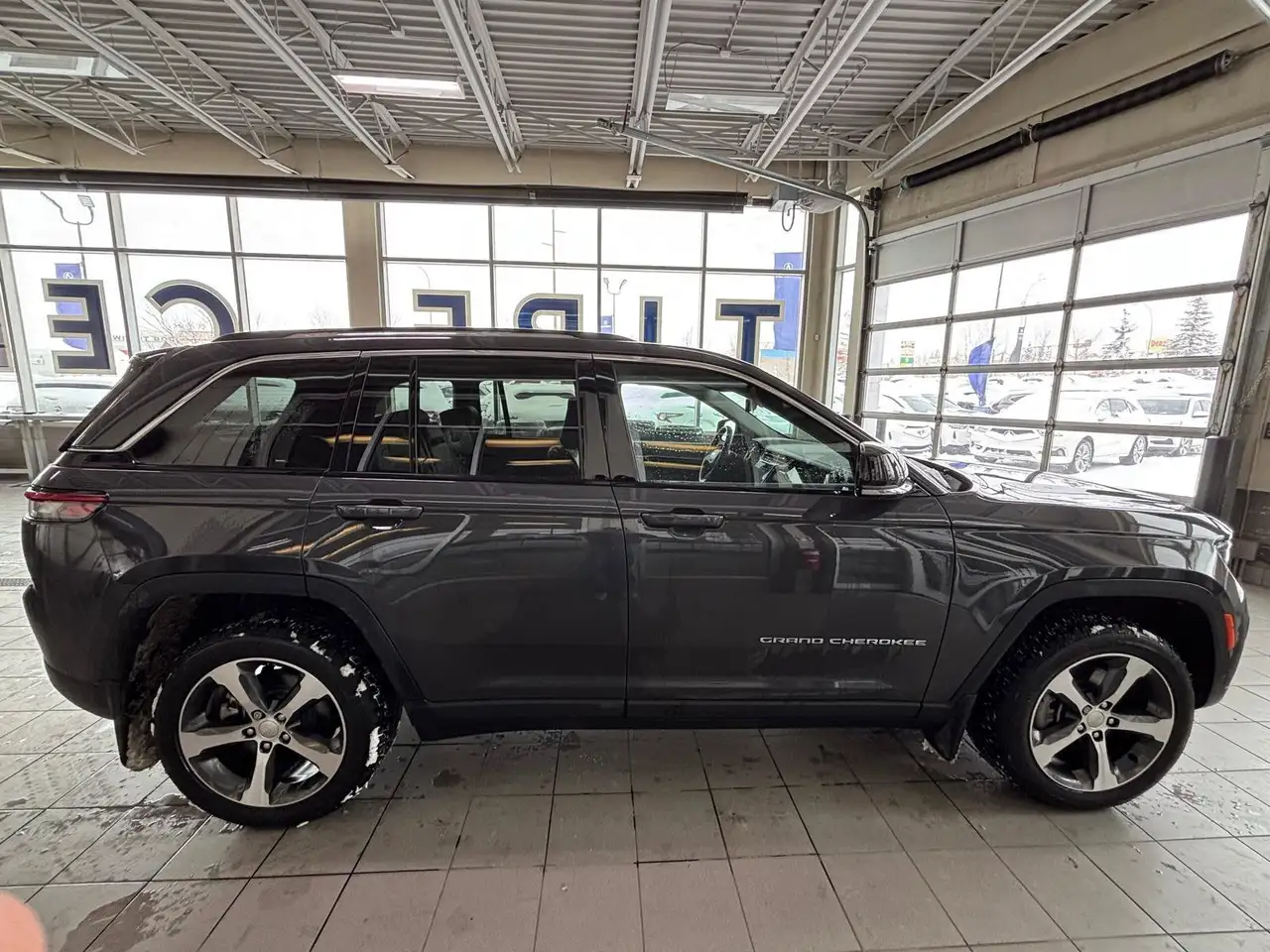 Jeep Grand Cherokee снимка Jeep Grand Cherokee