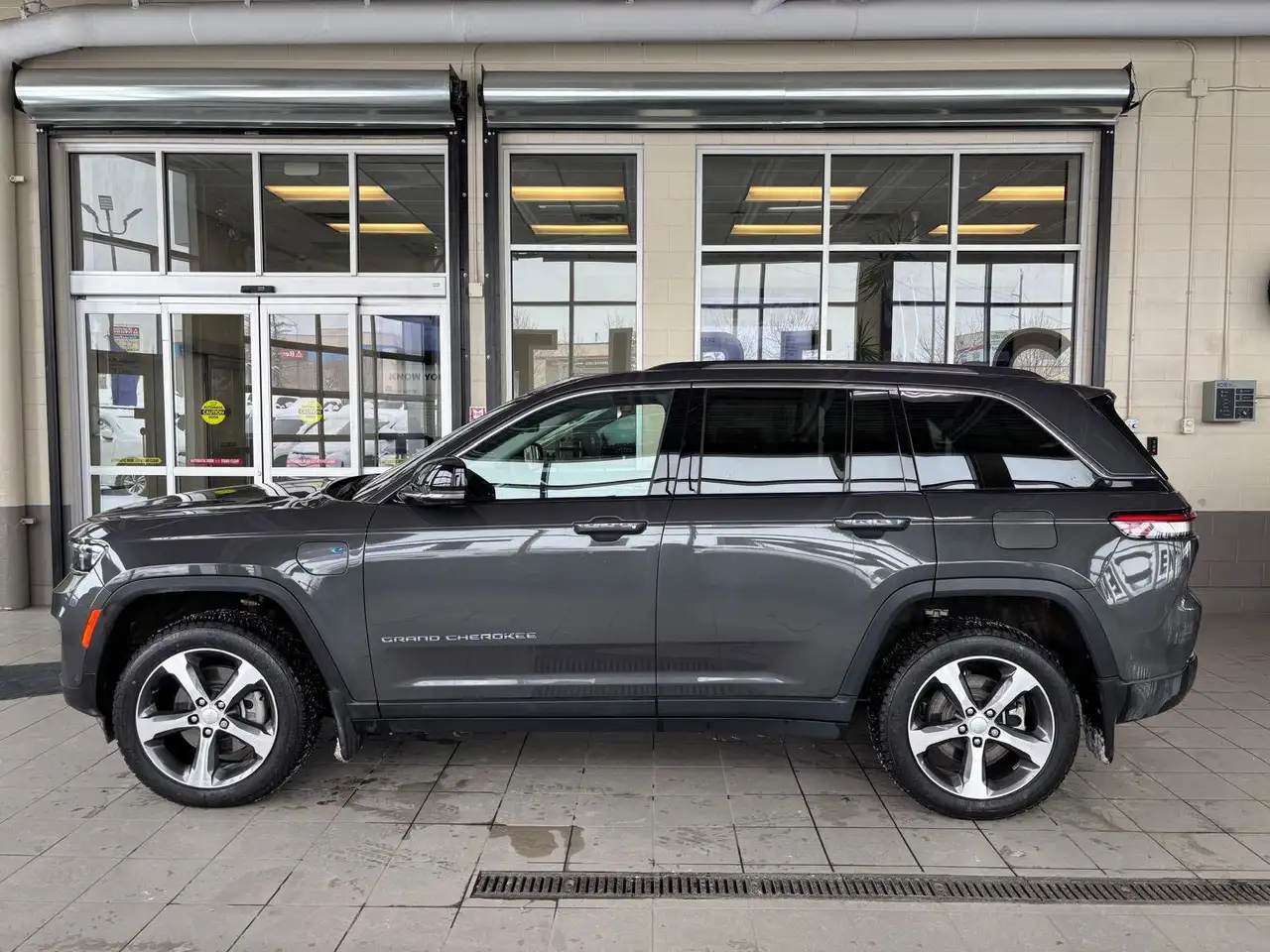 Jeep Grand Cherokee снимка Jeep Grand Cherokee