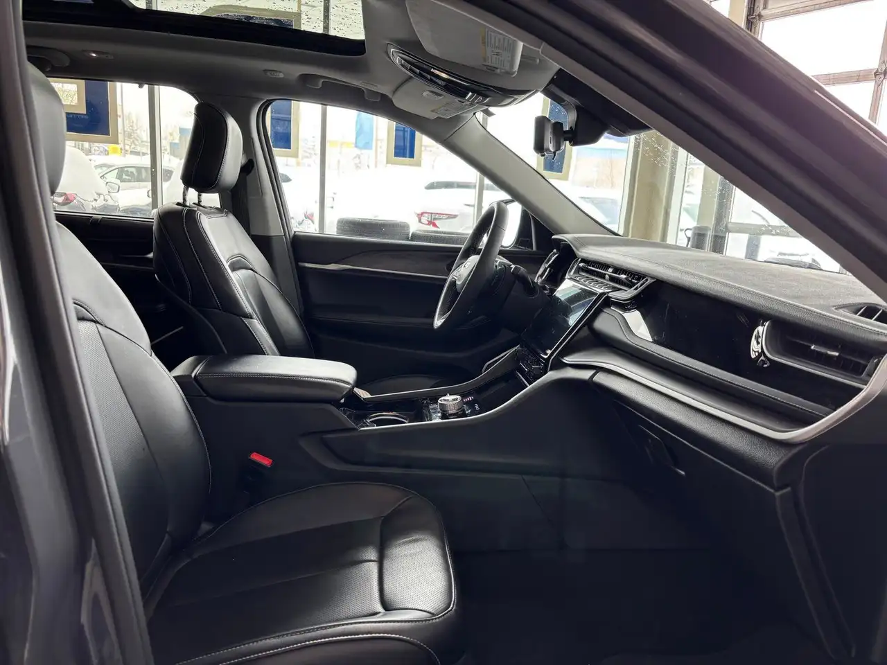 Jeep Grand Cherokee снимка Jeep Grand Cherokee