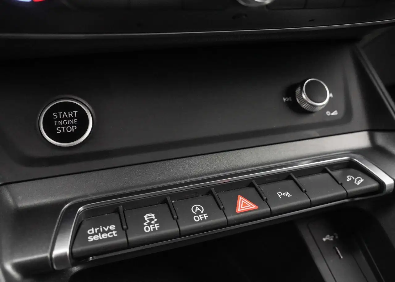 Lexus UX снимка Lexus UX