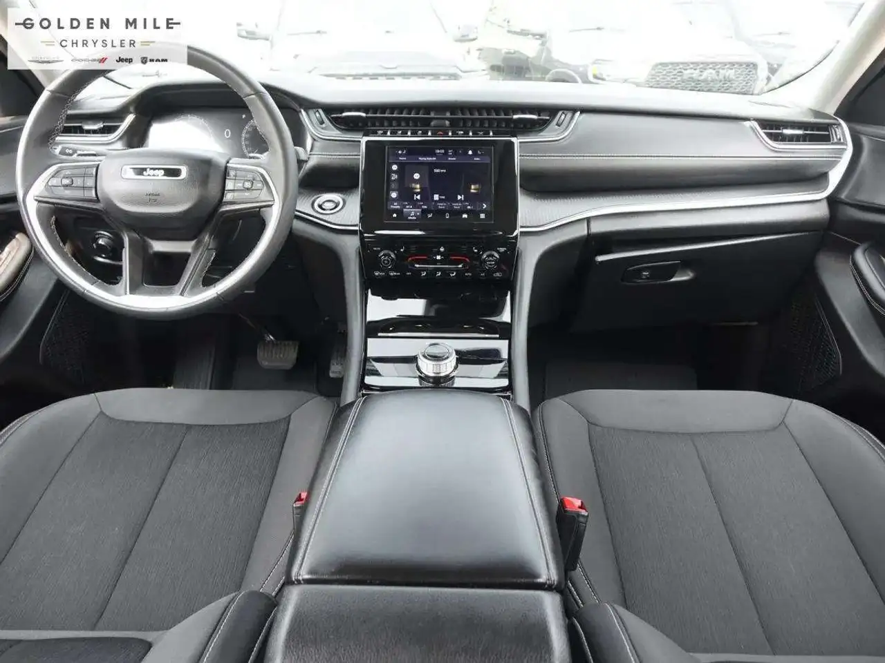 Jeep Grand Cherokee снимка Jeep Grand Cherokee