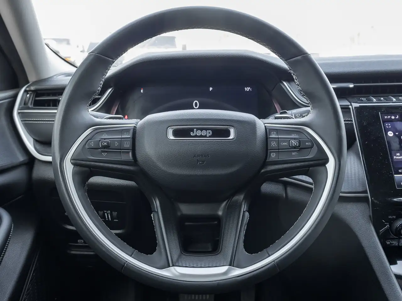 Jeep Grand Cherokee снимка Jeep Grand Cherokee